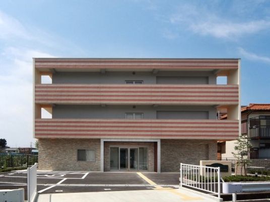 シンプルモダンな建物外観