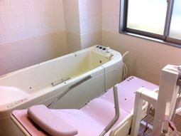 清潔な浴室設備