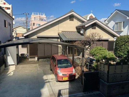 住宅風の外観  