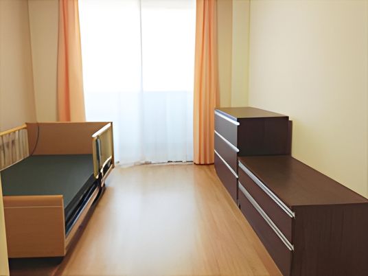 光が差し込む居室