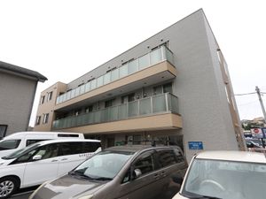 モダンな建物の外観