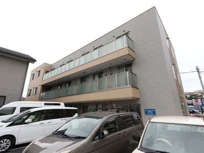 モダンな建物の外観