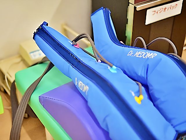 エアマットのある機能訓練室 機能訓練室 充実した訓練機器を完備した機能訓練室。身体機能の向上をサポートします。