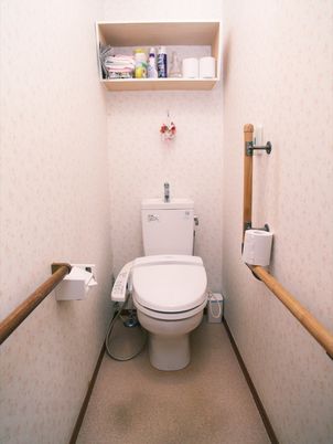 バリアフリー設計のトイレ