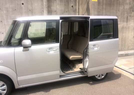 スライドドアの車両