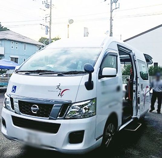 送迎車両外観