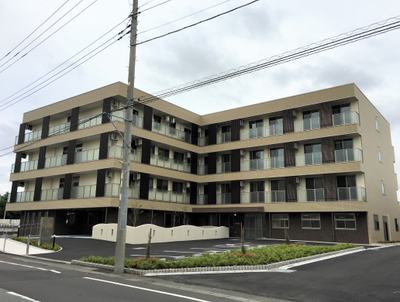 モダンな外観の建物