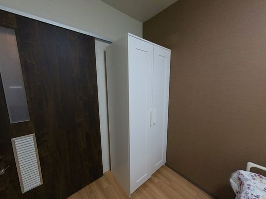 整備された居室のクローゼット