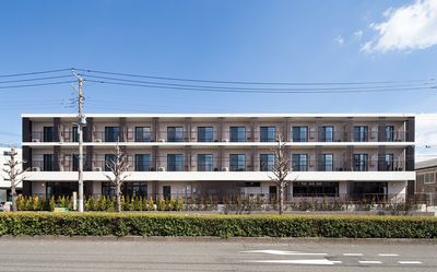 モダンな建物の外観