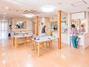 温もり感じる食堂空間