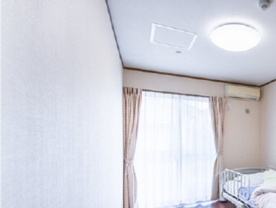 自然光が差し込む居室