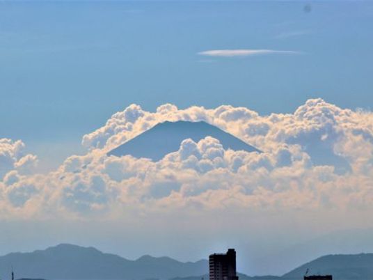 富士山と雲の景色