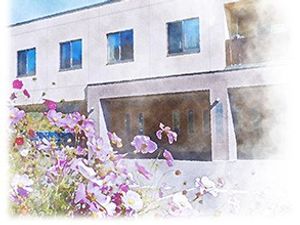 建物の外観と花壇  