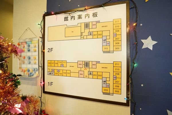 フロアプランと装飾の掲示物