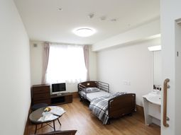 明るく清潔感のある居室