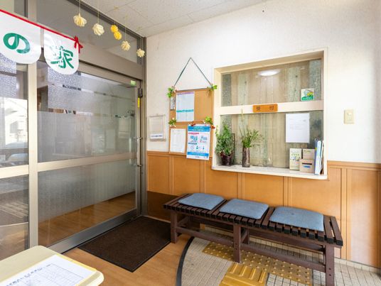 エントランスの明るい空間