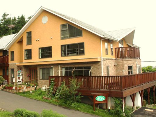 暖かみのある建物外観
