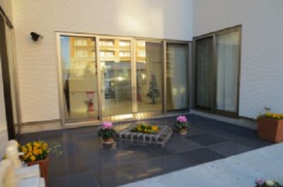 花壇のあるテラス