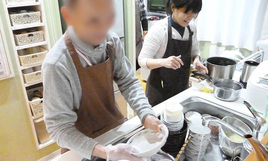 料理を準備するキッチン