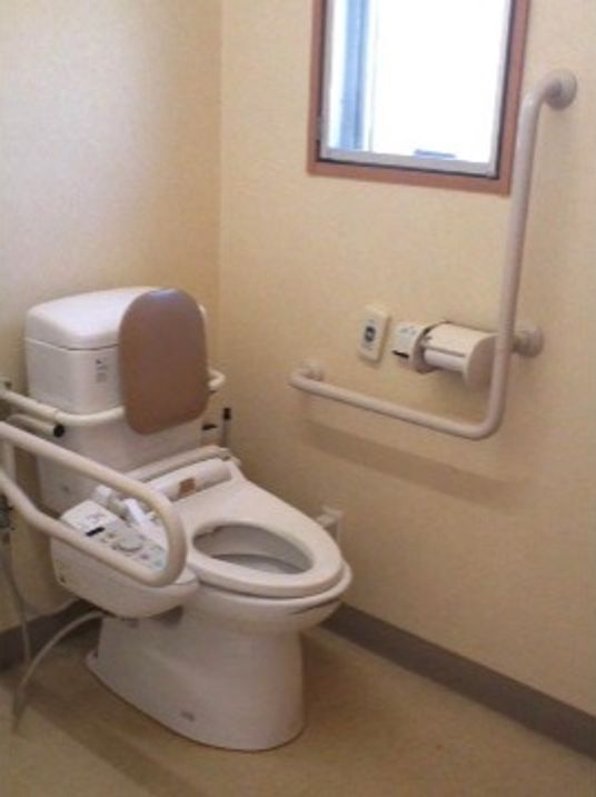 手すり付き快適トイレ