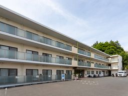 3階建ての建物外観