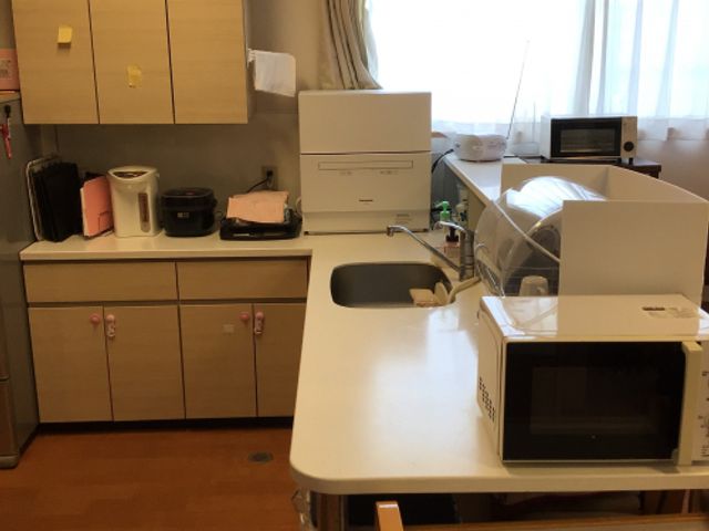 調理しやすい空間 キッチン 明るい光が差し込むキッチンです。調理しやすい設備が整っています。