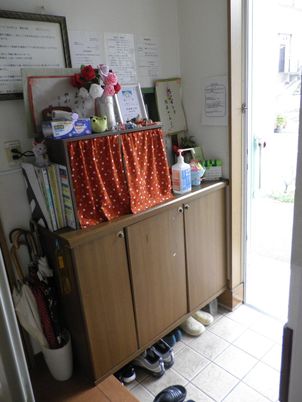 玄関の整理整頓された棚