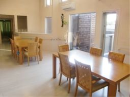 明るいダイニングルーム