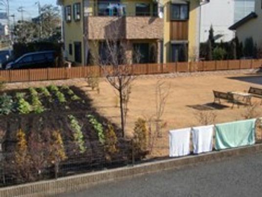 中庭のある施設外観