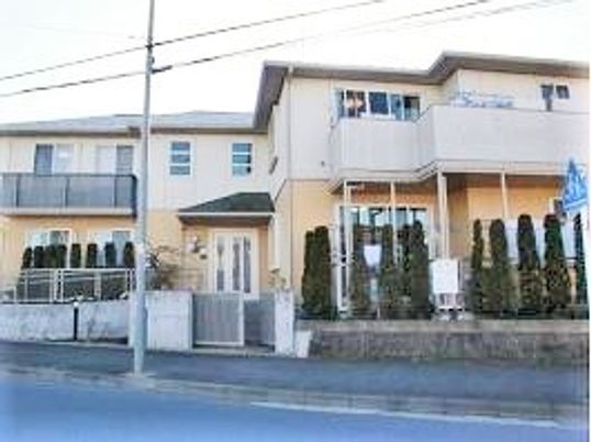 明るく開放的な外観