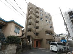 都市型の建物外観