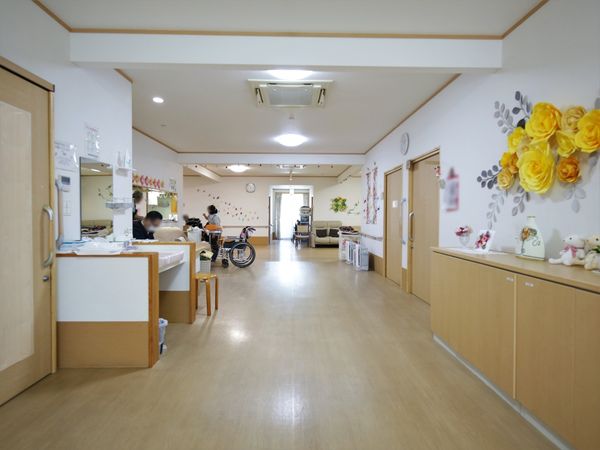 廊下の様子を示す画像