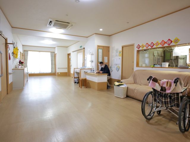明るく広いロビー
