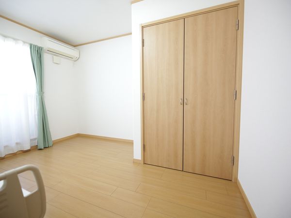 清潔な洋室の一部