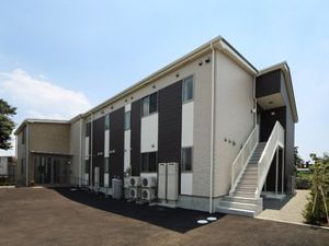 新築そうな外観の建物
