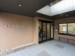 エントランスの清潔な様子