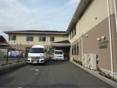広々とした敷地の施設
