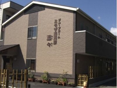 手入れされた施設外観