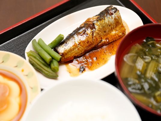 和食の盛り付け食事シーン