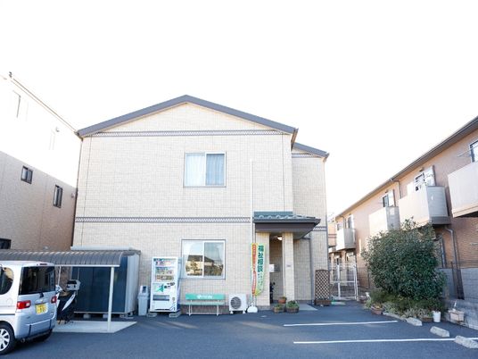 建物入り口付近の様子