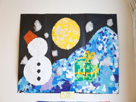 雪だるまとプレゼントの壁画