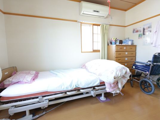 安全なベッドの居室