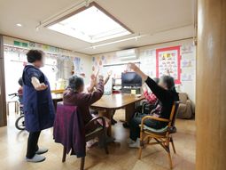 多世代が共有する居間