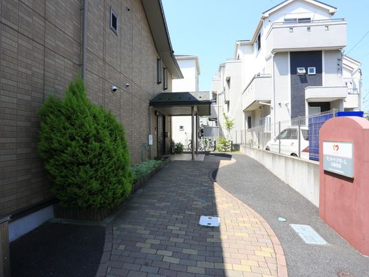 清潔感のあるエントランス