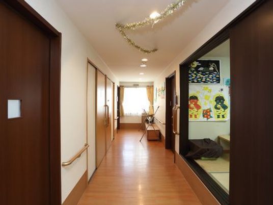 廊下と部屋の一部