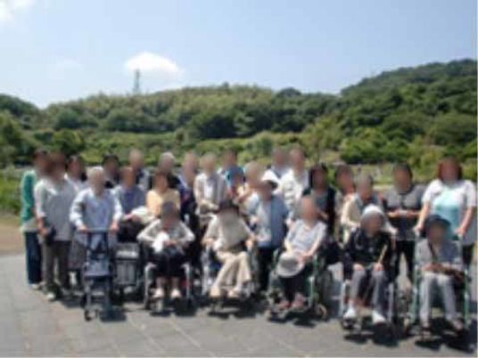 屋外集合スタッフイメージ