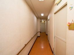 清潔感のある廊下の一部