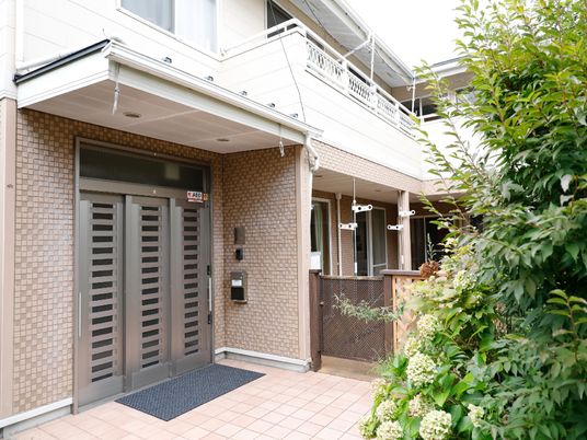 エントランスの外観