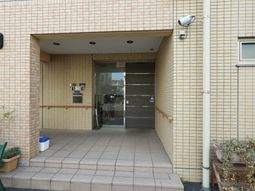 アプローチのエントランス