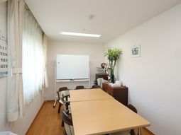 明るい多目的空間